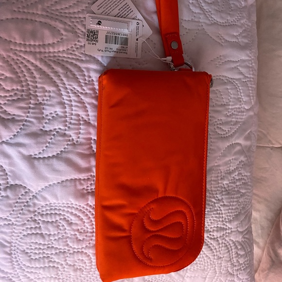 Lululemon Now and Always Pouch *Puffy - Picture 2 of 3